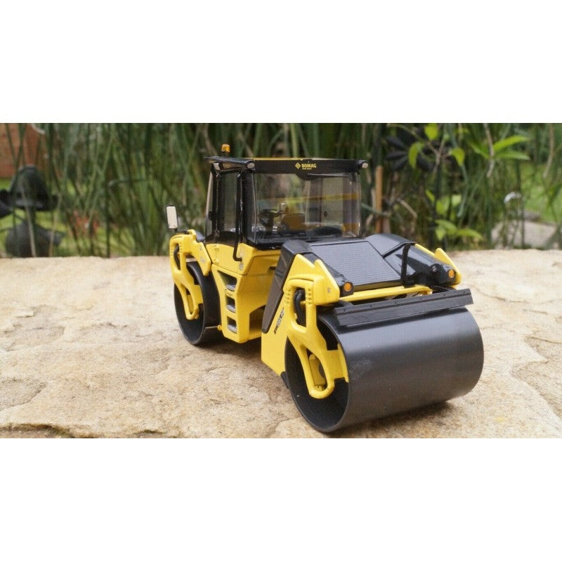 BOMAG BW206 ADミニカー　1/50スケール【新品未使用】 BW206AD Double Roller Rola Bomag BW206 Scale 1/50