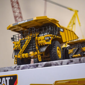 Diecast Masters 85273 Cat 793F Mining Truck 1/50 Scale Discontinued