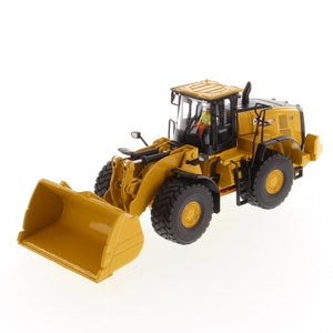 Diecast Masters 85685 Cat 982 XE Front Loader 1/50 Scale