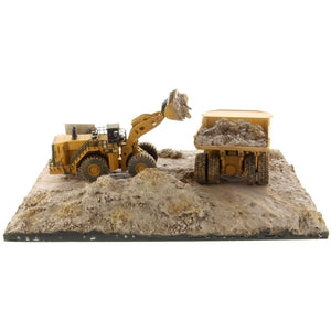 Diecast Masters 85762 797F and 994K Mining Truck 1:125 Scale