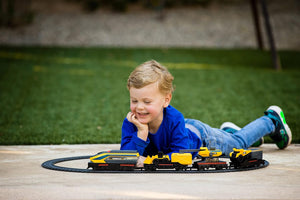 Set Mini Tren Caterpillar con 4 vagones y pista Funrise 82949