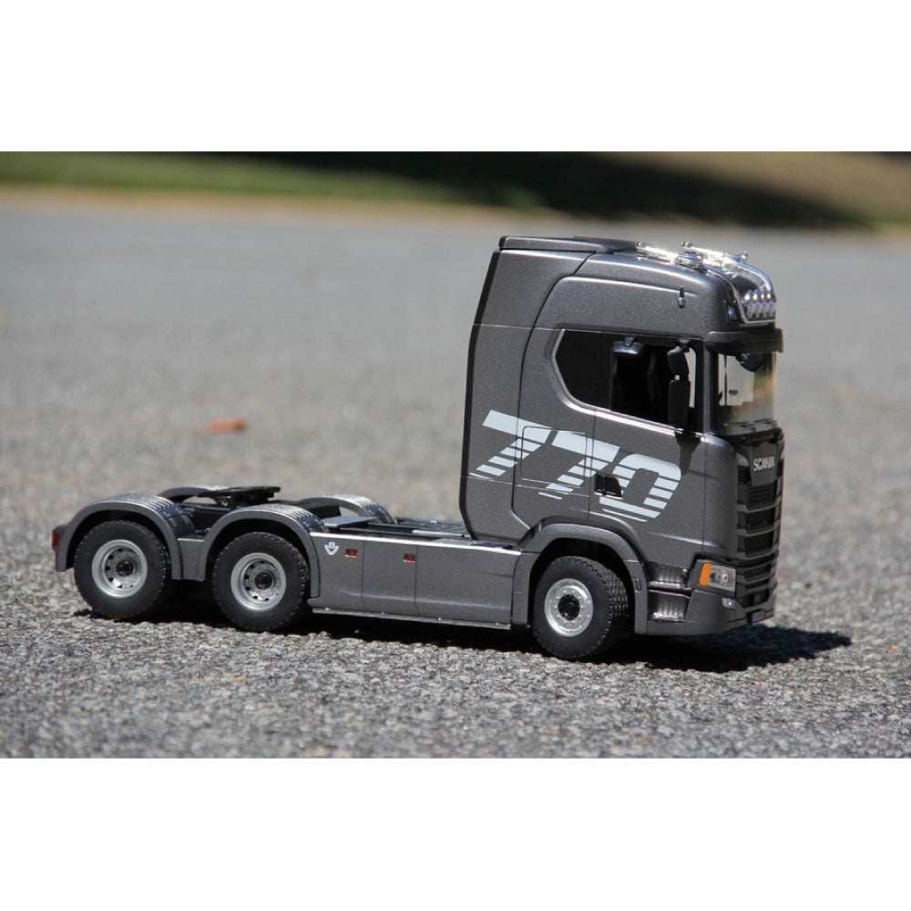 HUINA RC 1501 - CAMION SCANIA 770S V8 - 1:18 - SILVER – D.P Modellismo HUINA RC 1501 - CAMION SCANIA 770S V8 - 1:18 - SILVER – D.P Modellismo