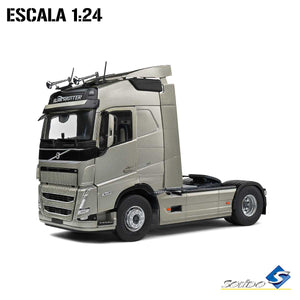 Solido S2400101 Volvo FH16 Globetrotter XL Truck 1:24 Scale