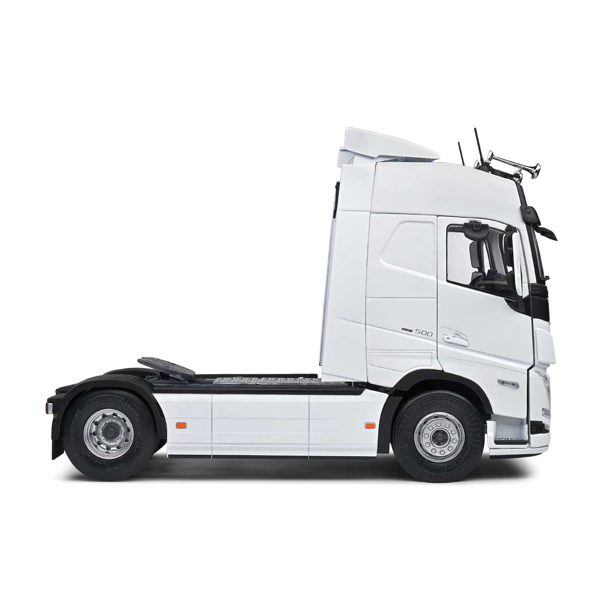 イタレリ VOLVO FH-16 Globetrotter 1/24 イタレリ VOLVO FH-16 Globetrotter 1/24 ITALERI Volvo FH16