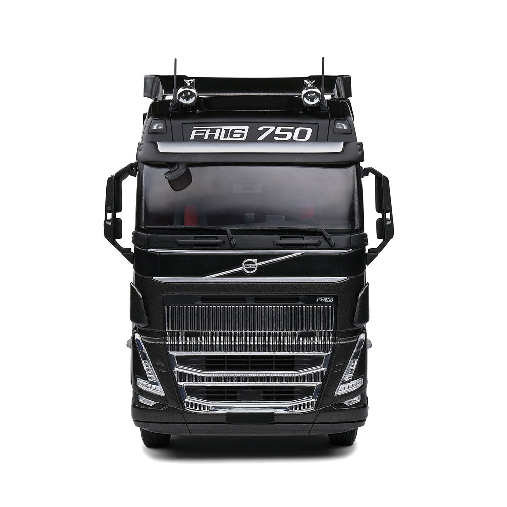 Miniature Volvo FH16 Globetrotter Truck Scale 1:24 Solido
