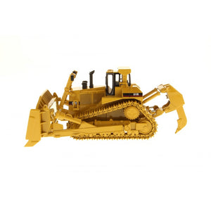 Diecast Masters 85025C Cat D11R Track Tractor 1:50 Scale