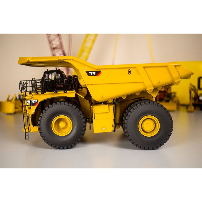 Miniatura Camión Minero Cat 797F a Escala 1:50 Diecast Masters 85655