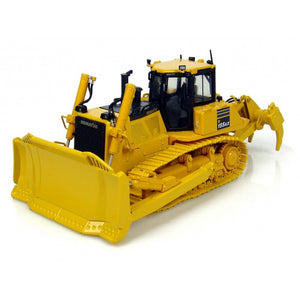Universal Hobbies UH8010 Komatsu Tractor D155AX-7 1/50 Scale